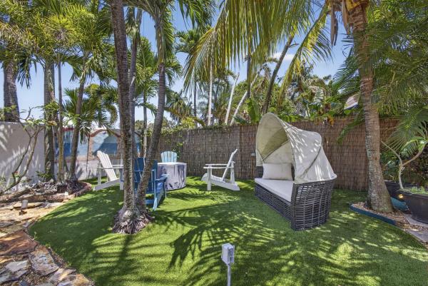 St Tropez At Crystal Pointe, 13230 Saint Tropez Cir, Palm Beach Gardens, Florida 33410, image 2