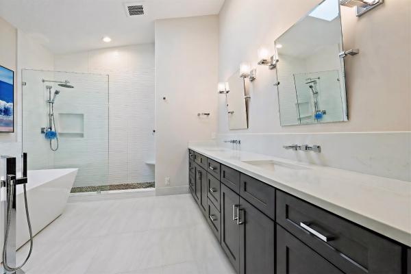 Grand Bay At Oak Harbour, 32 Grand Bay Cir, Juno Beach, Florida 33408, image 1