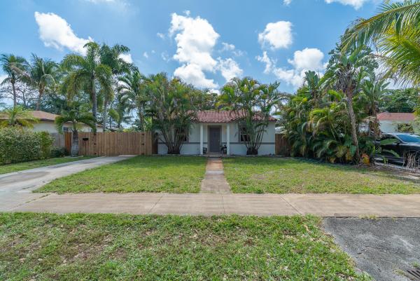Croissant Park, 820 SW 18th Ct, Fort Lauderdale, Florida 33315, image 1