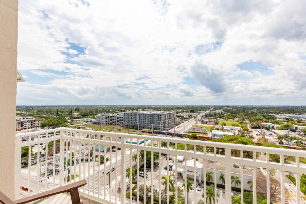 Casa Costa, 350 N Federal Hwy #PH-04, Boynton Beach, Florida 33435, image 2