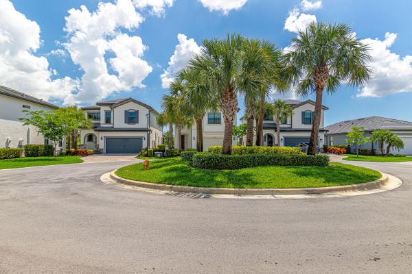 Oak Tree, 4460 Gramercy Dr, Oakland Park, Florida 33309, image 1