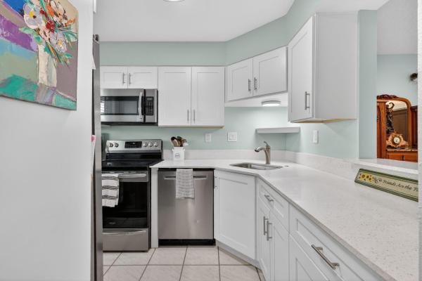 The Colonnades, 1176 Bayshore Dr #205, Fort Pierce, Florida 34949, image 2