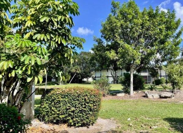 Greenway Village North, 61 East Ct, Royal Palm Beach, Florida 33411, image 2