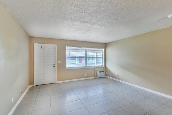 Park Manor, 451 Silver Beach Rd #1, Riviera Beach, Florida 33403, image 1