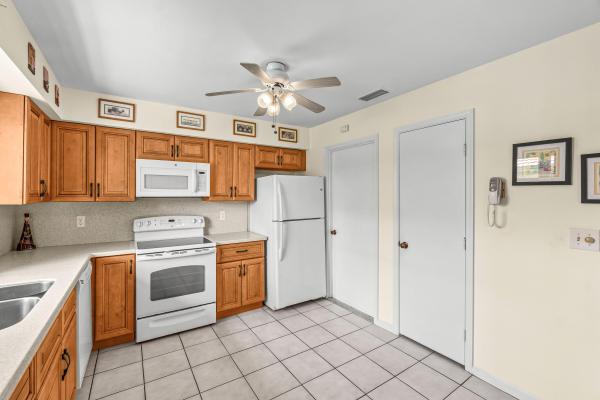 Bent Tree Villas West, 4625 Rosewood Tree Ct #A, Boynton Beach, Florida 33436, image 2
