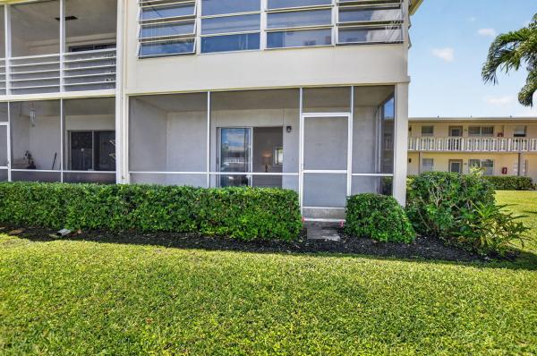 Tilford, 492 W Tilford, Deerfield Beach, Florida 33442, image 2