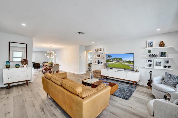 Garden Isles, 381 SE 3rd St, Pompano Beach, Florida 33060, image 3