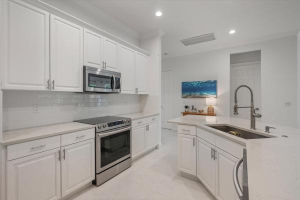 Shady Oaks, 2920 Twin Oaks Way, Wellington, Florida 33414, image 2
