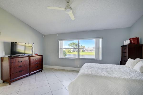 Lakefield South, 2519 Country Golf Dr, Wellington, Florida 33414, image 2