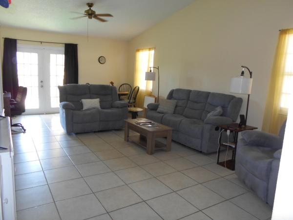 Lake Island, 510 NW 43rd St, Deerfield Beach, Florida 33064, image 1