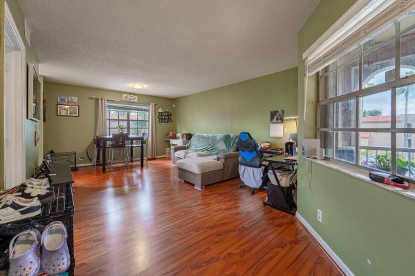 Windmill Lakes, 433 SW 86th Ave #208, Pembroke Pines, Florida 33025, image 1