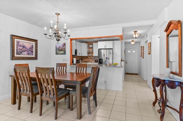 Town Villas At Moon Lake, 9244 Flynn Cir #2, Boca Raton, Florida 33496, image 3