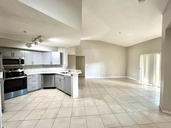 Paragon Plantation, 741 N Pine Island Rd #303, Plantation, Florida 33324, image 3