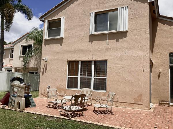 Estancia, 19440 SW 2nd St, Pembroke Pines, Florida 33029, image 2