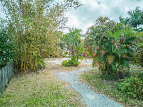 1118 S Palmway, Lake Worth, Florida 33460, image 2