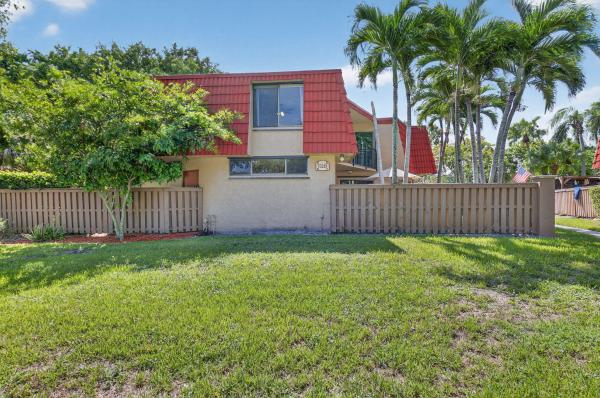 Banyan Lake, 8057 Severn Dr #A, Boca Raton, Florida 33433, image 1