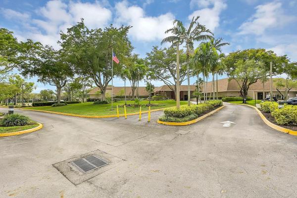 Sunrise Lakes 4, 10180 NW 30th Ct #109, Sunrise, Florida 33322, image 1