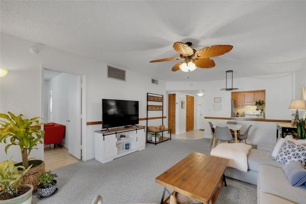 Barcelona North, 257 S Cypress Rd #401, Pompano Beach, Florida 33060, image 2