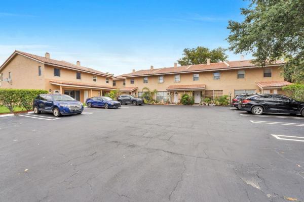 Deer Run Springs, 4295 Coral Springs Dr #3C, Coral Springs, Florida 33065, image 2