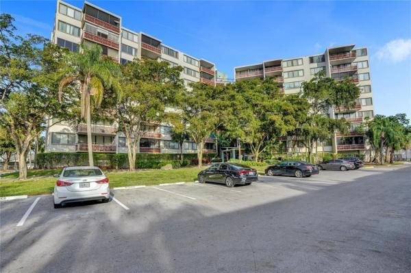 Inverrary Gardens, 4222 Inverrary Blvd #4116, Lauderhill, Florida 33319, image 3