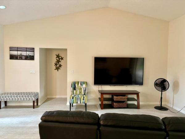 Amesbury Circle Of Greenview Shores 2, 2153 Amesbury Cir, Wellington, Florida 33414, image 1