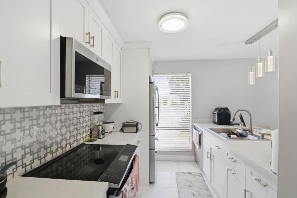 Woodlake Village Townhomes, 4260 NW 114th Ter #60, Coral Springs, Florida 33065, image 2