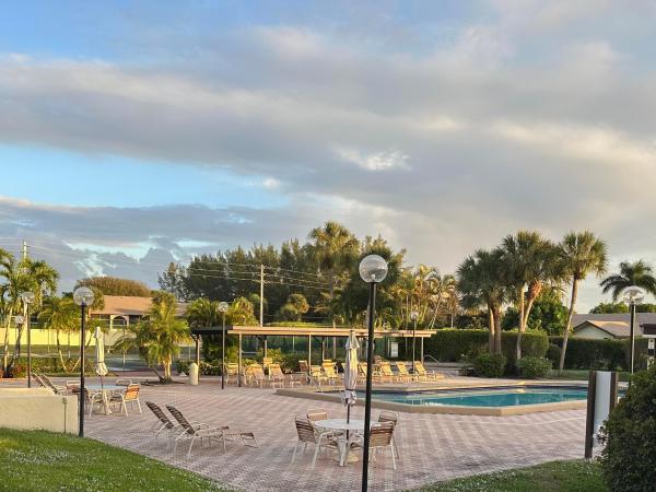 Buttonwood, 6049 Olivewood Cir, Greenacres, Florida 33463, image 2