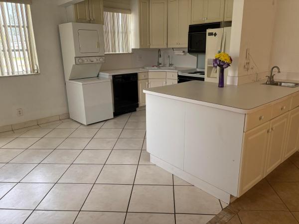 48 Plymouth F, West Palm Beach, Florida 33417, image 2