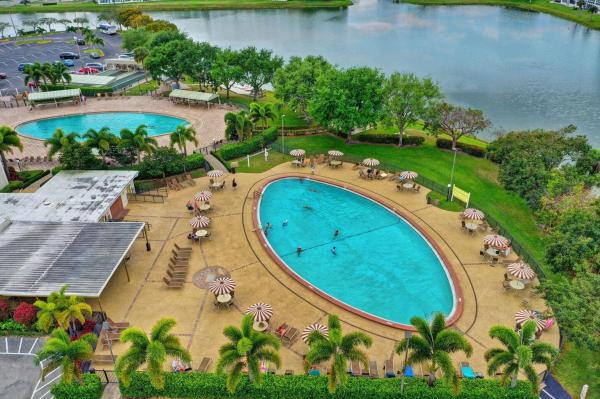 48 Plymouth F, West Palm Beach, Florida 33417, image 3