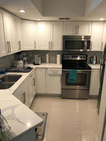 Grand View At Crestwood, 700 S Crestwood Ct Ct #708, Royal Palm Beach, Florida 33411, image 2