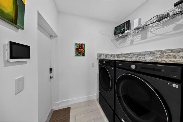 Petite, 21 NE 25th St, Wilton Manors, Florida 33305, image 1