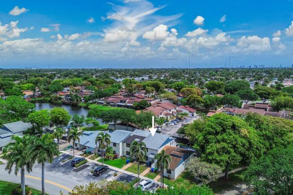 4003 W Woodscape Dr #2-K, Miramar, Florida 33023, image 1