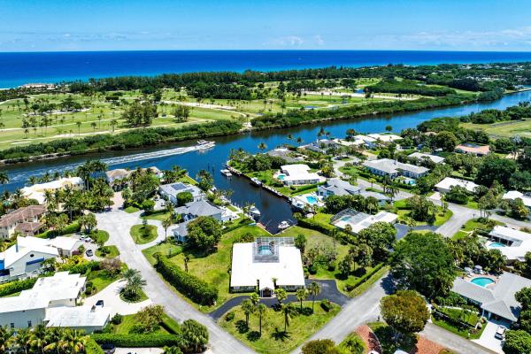 Place Au Soleil, 920 Emerald Row, Gulf Stream, Florida 33483, image 3