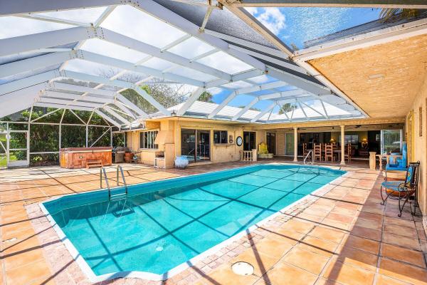 Place Au Soleil, 920 Emerald Row, Gulf Stream, Florida 33483, image 1
