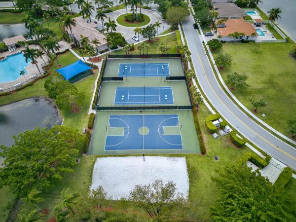 Encantada, 19111 SW 8th St, Pembroke Pines, Florida 33029, image 1