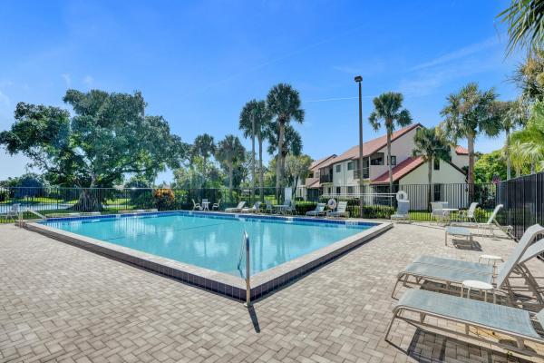 South Lake At Dos Lagos, 12 Via De Casas Sur #101, Boynton Beach, Florida 33426, image 1