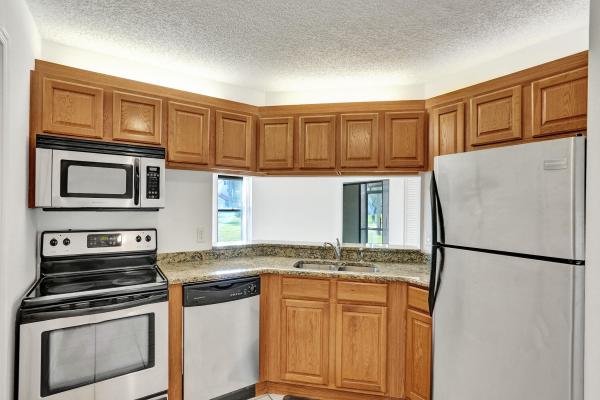 South Lake At Dos Lagos, 12 Via De Casas Sur #101, Boynton Beach, Florida 33426, image 3