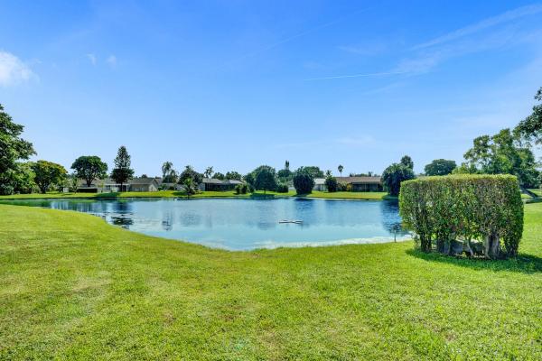 South Lake At Dos Lagos, 12 Via De Casas Sur #101, Boynton Beach, Florida 33426, image 2