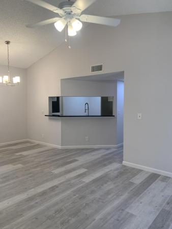 South Lake At Dos Lagos, 12 Via De Casas Sur #102, Boynton Beach, Florida 33426, image 2