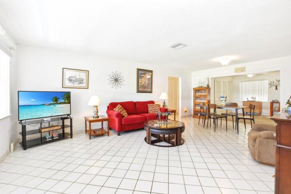 Palm Beach Leisureville, 2108 SW 15th St, Boynton Beach, Florida 33426, image 1
