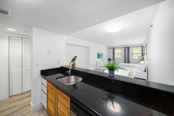 Casa Grande, 834 Ocean Dr #406, Miami Beach, Florida 33139, image 2