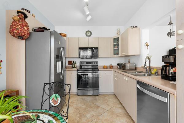 West Lake Village, 931 Lemonwood Ct, Hollywood, Florida 33019, image 2