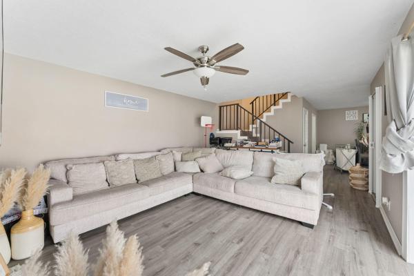 Golfview Harbour Townhouses, 1425 Oxford Ln, Boynton Beach, Florida 33426, image 1