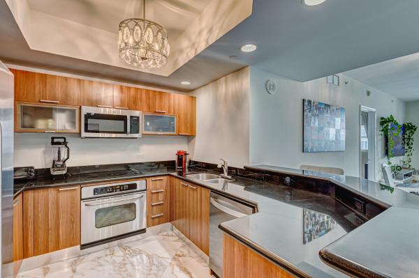 Marina Grande Club & Residences, 2640 Lake Shore Dr #2014, Riviera Beach, Florida 33404, image 2