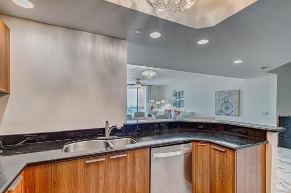 Marina Grande Club & Residences, 2640 Lake Shore Dr #2014, Riviera Beach, Florida 33404, image 1