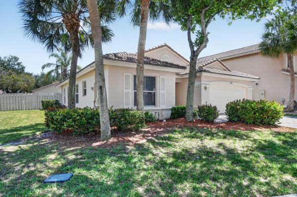 Superior At Lakes Of Laguna, 3746 Torres Cir, West Palm Beach, Florida 33409, image 1
