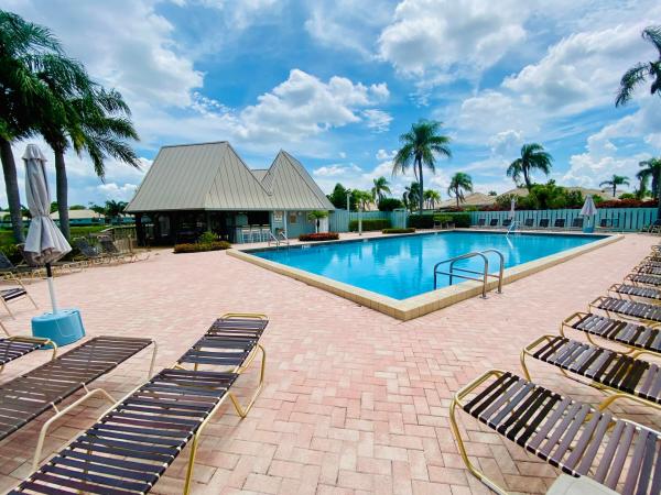 Bella Vista, 1127 E Seminole Ave #13D, Jupiter, Florida 33477, image 2