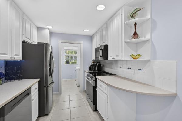 Catalina Lakes, 306 Salinas Dr, Palm Beach Gardens, Florida 33410, image 1