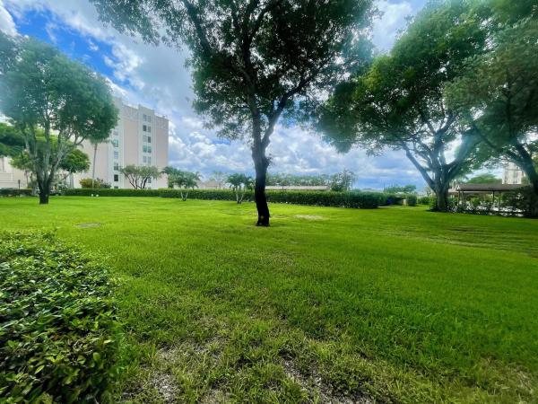 Huntington Lakes 3, 7286 Huntington Ln #105, Delray Beach, Florida 33446, image 1