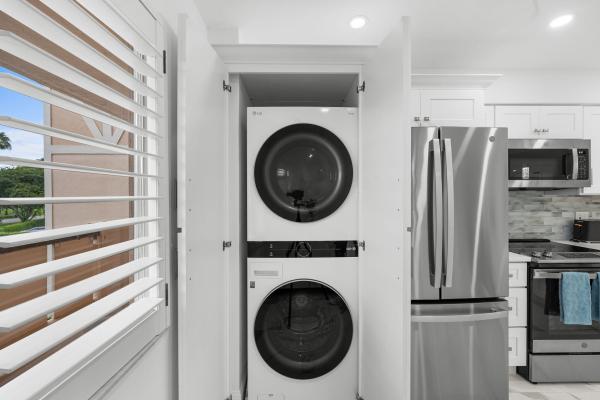 Huntington Lakes 2, 6936 Huntington Ln #302, Delray Beach, Florida 33446, image 2